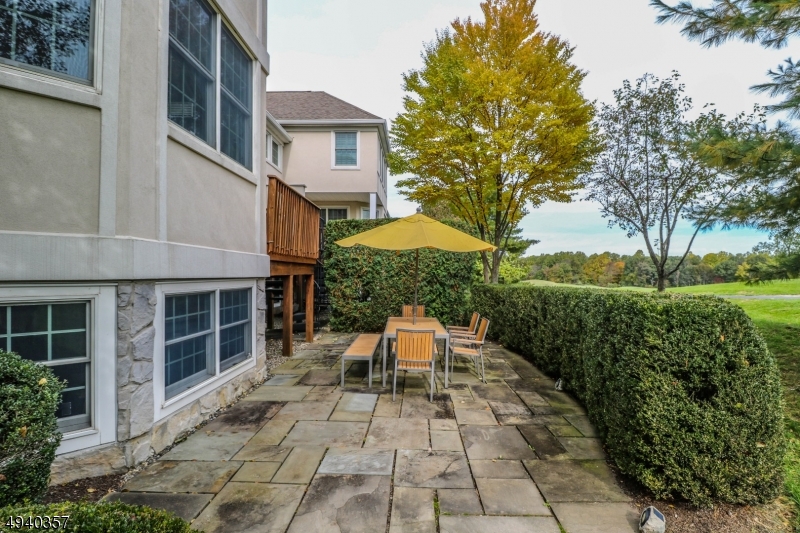 AMHERST MEWS - Residential Lease