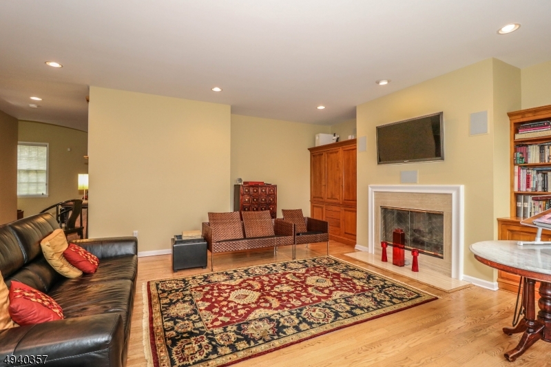 AMHERST MEWS - Residential Lease