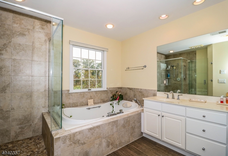 AMHERST MEWS - Residential Lease