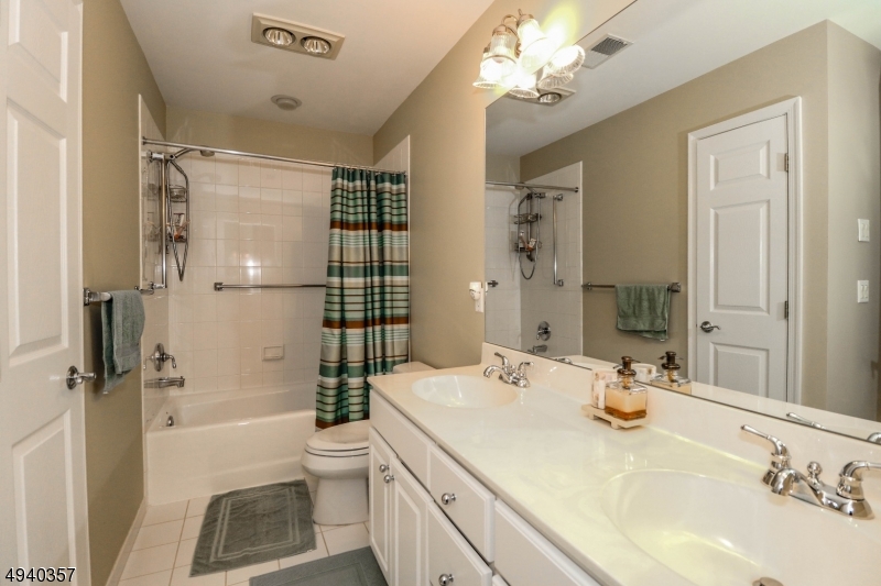 AMHERST MEWS - Residential Lease