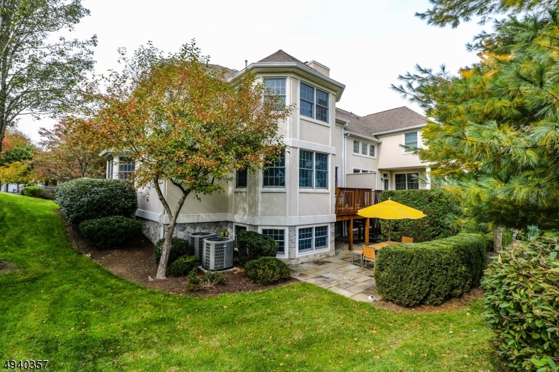 AMHERST MEWS - Residential Lease