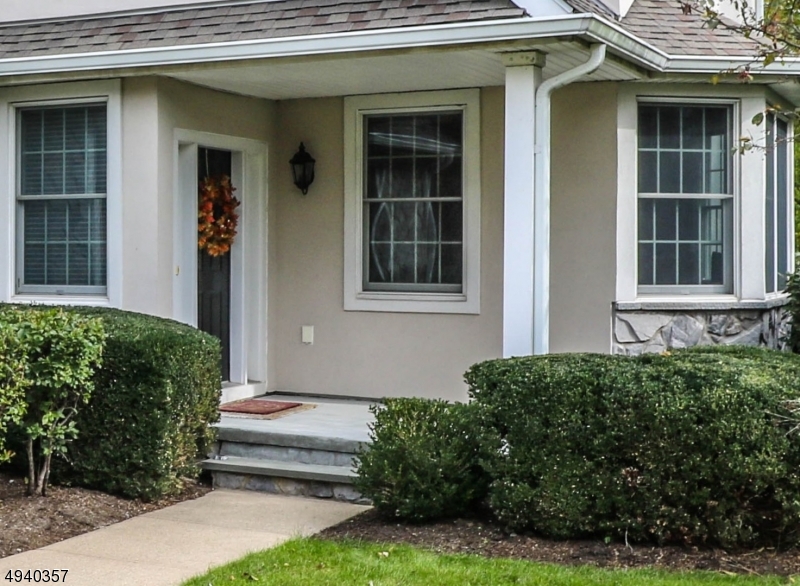 AMHERST MEWS - Residential Lease