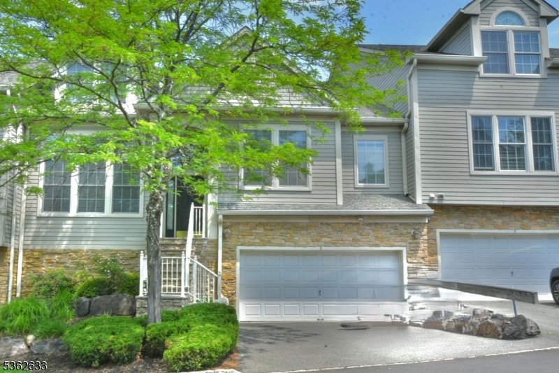 Summit  Pointe - Residential