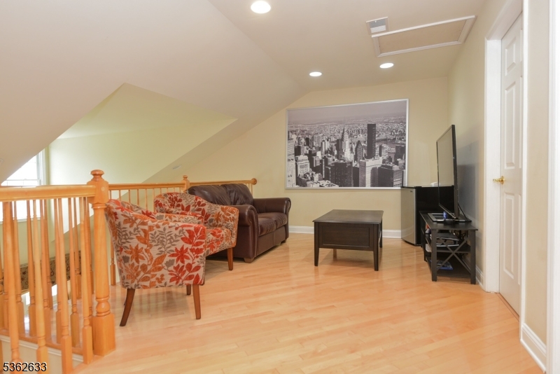 Summit  Pointe - Residential