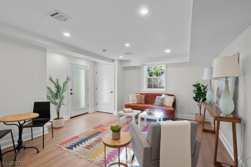 Gateway Manor - Residential