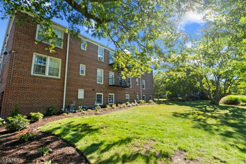 Gateway Manor - Residential