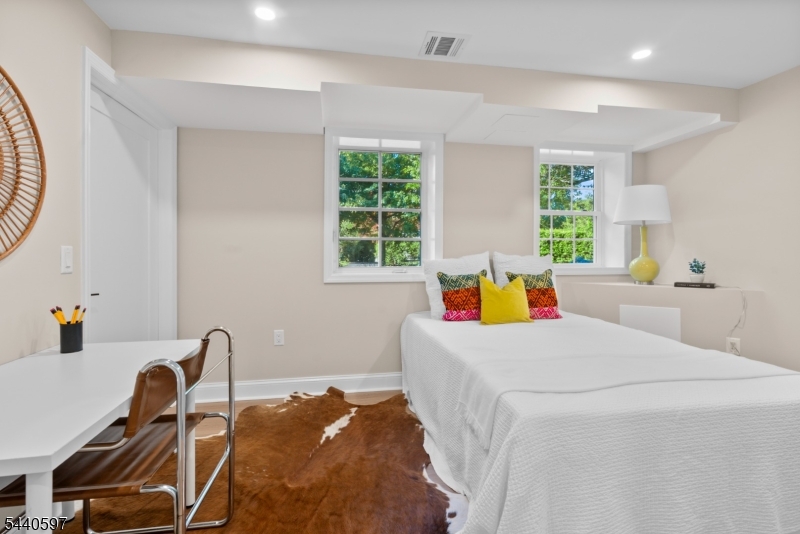 Gateway Manor - Residential