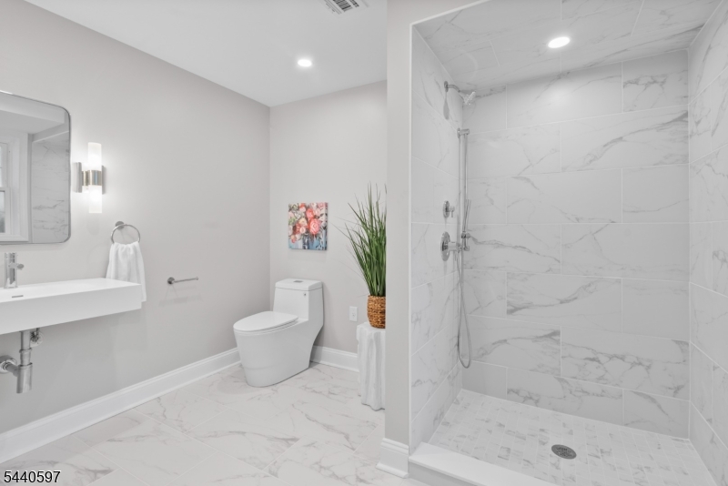 Gateway Manor - Residential