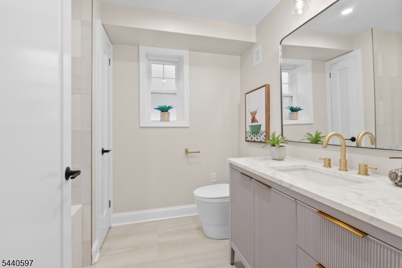 Gateway Manor - Residential