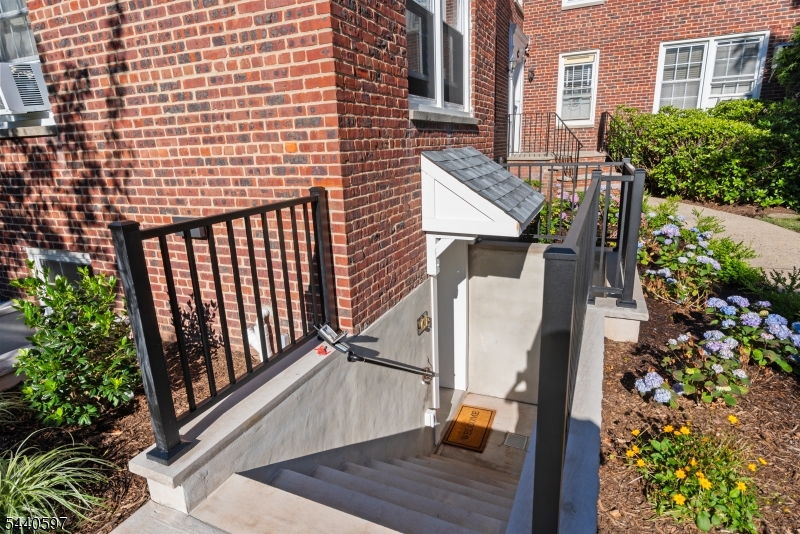 Gateway Manor - Residential