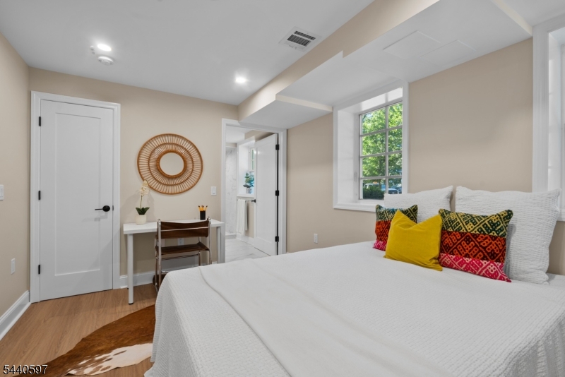 Gateway Manor - Residential