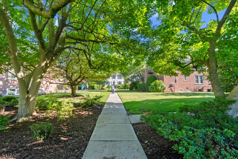 Gateway Manor - Residential