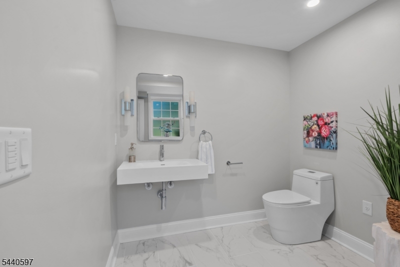Gateway Manor - Residential