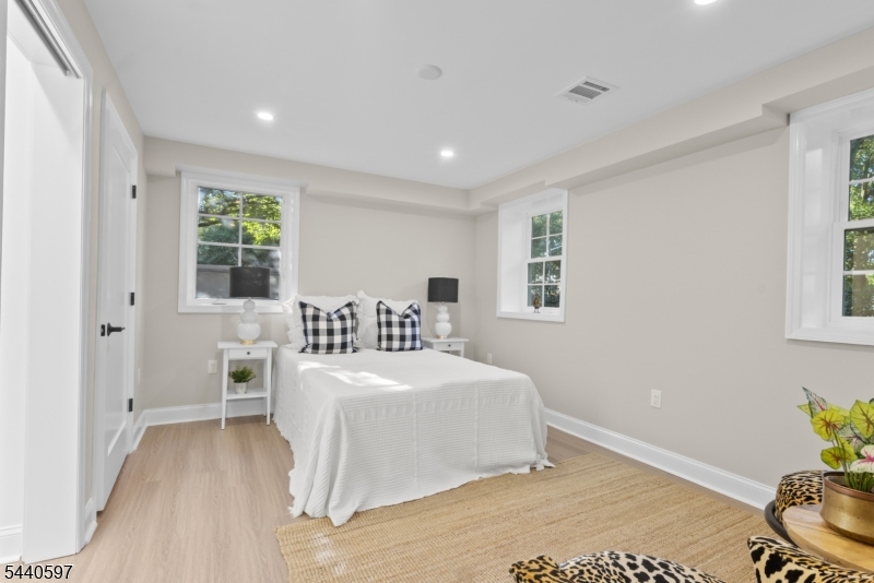 Gateway Manor - Residential