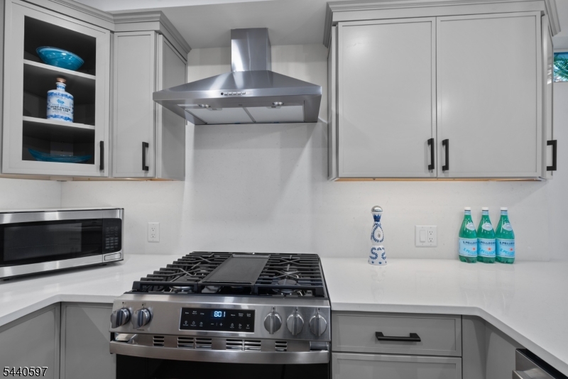 Gateway Manor - Residential