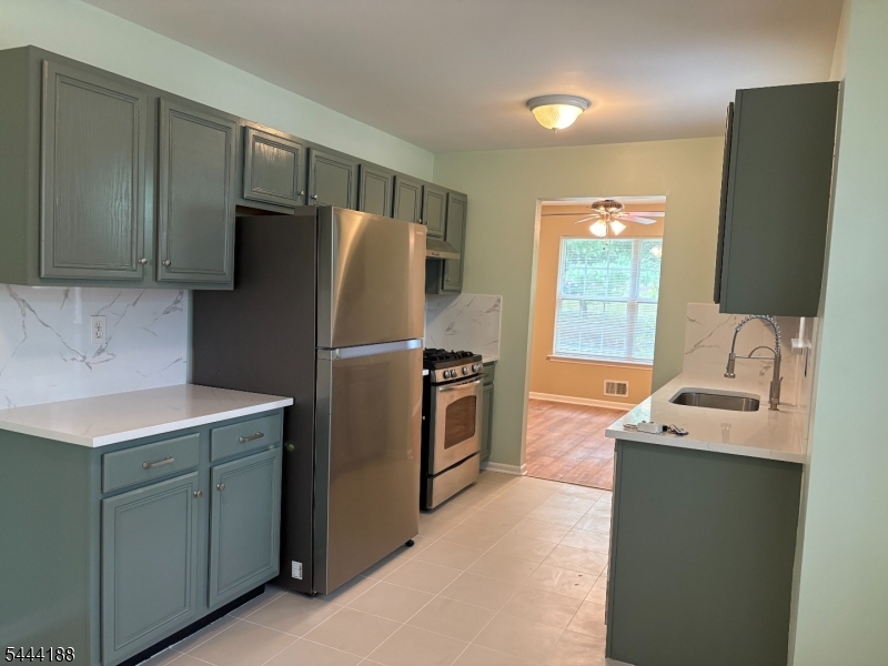 Montgomery Hills - Residential