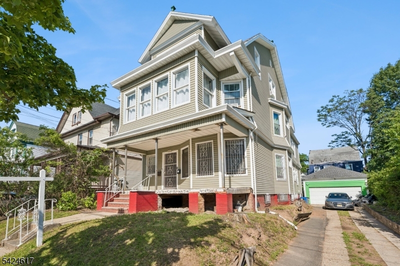 Upper Clinton Hill - Residential Income