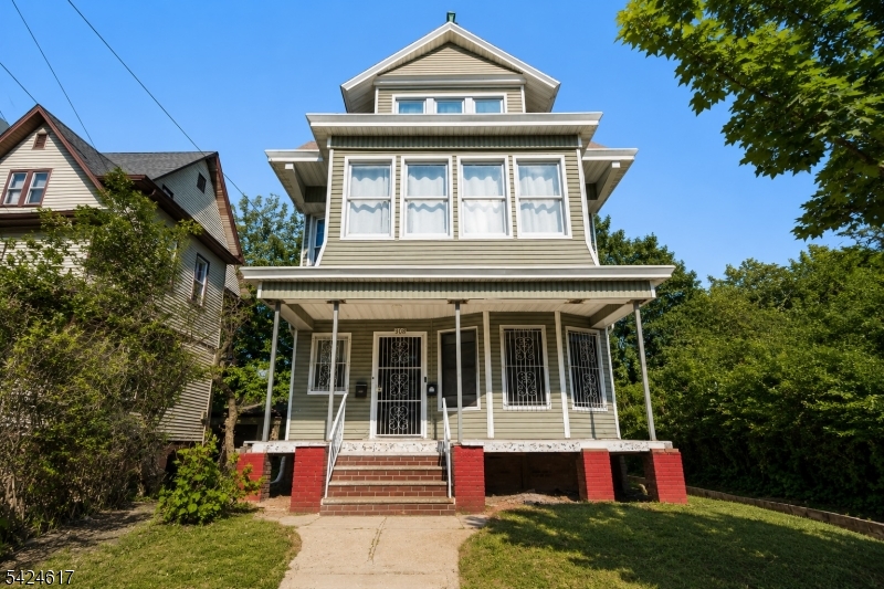 Upper Clinton Hill - Residential Income