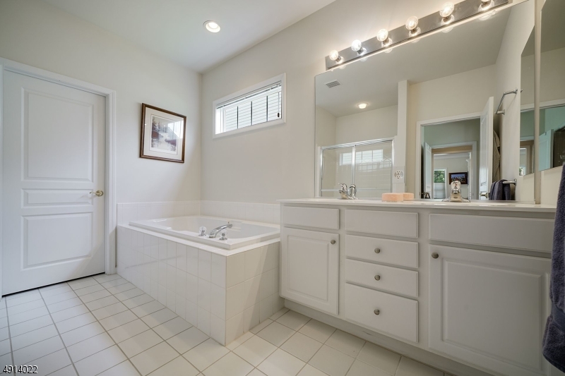 SOMERSET RUN - Residential