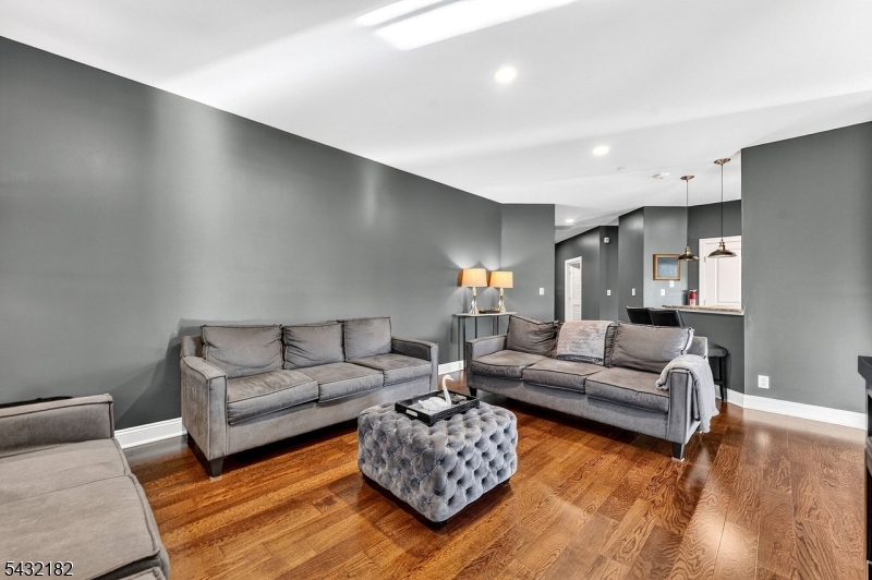River Trace at Branchburg - Residential