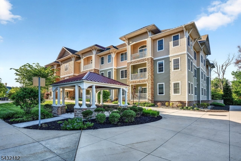 River Trace at Branchburg - Residential
