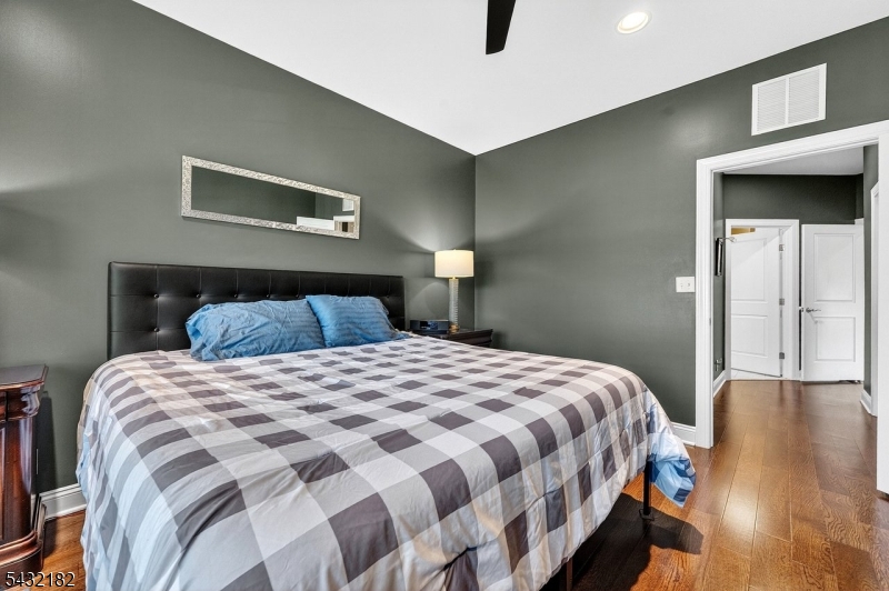 River Trace at Branchburg - Residential