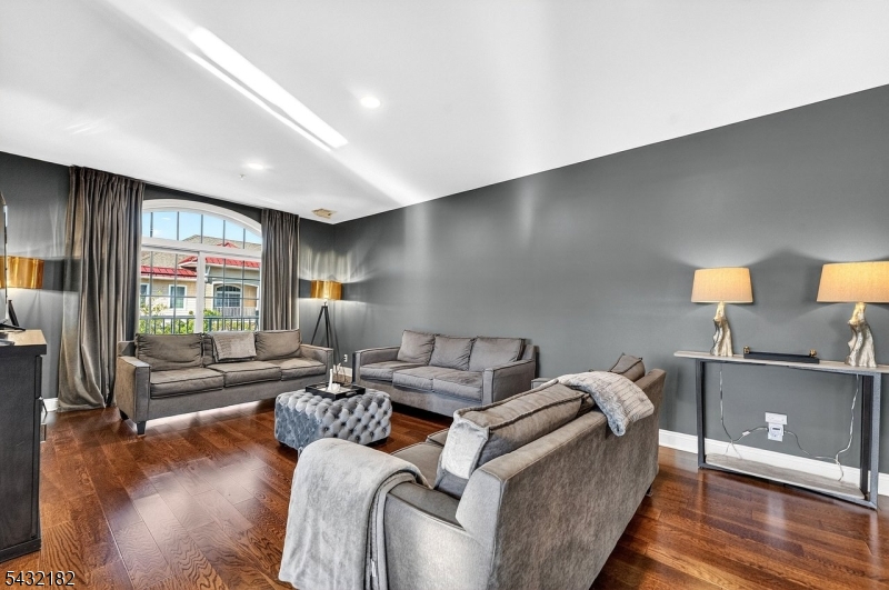 River Trace at Branchburg - Residential
