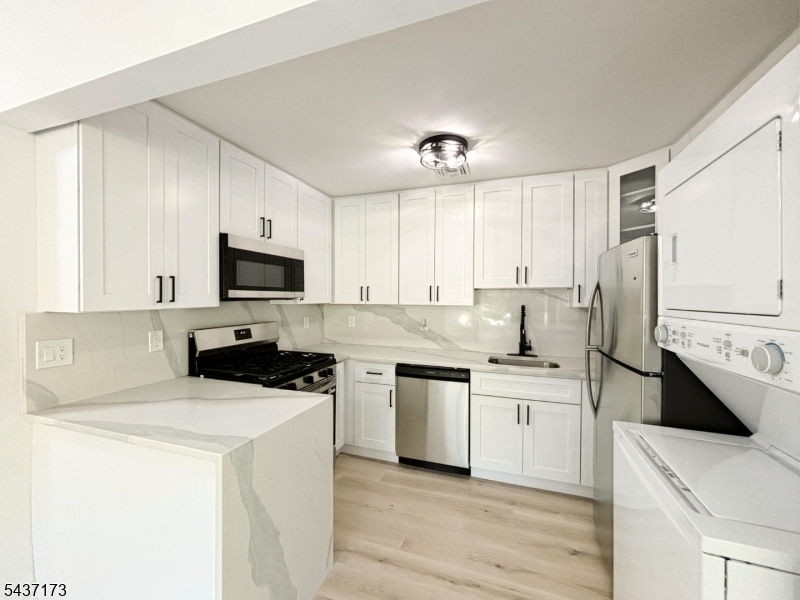 Falcon Ridge - Residential