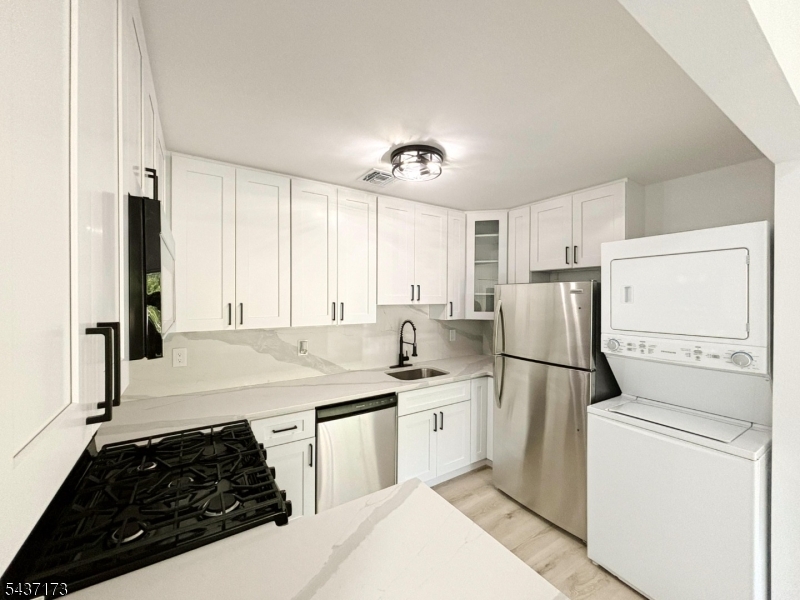 Falcon Ridge - Residential