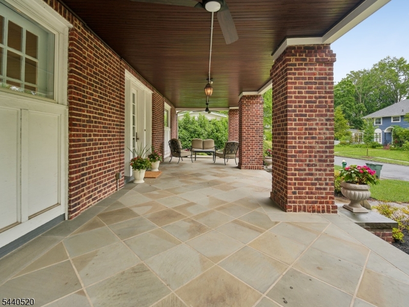 Tuxedo Park - Residential