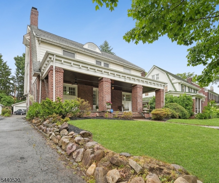 Tuxedo Park - Residential