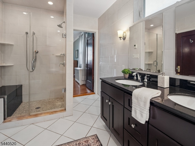 Tuxedo Park - Residential
