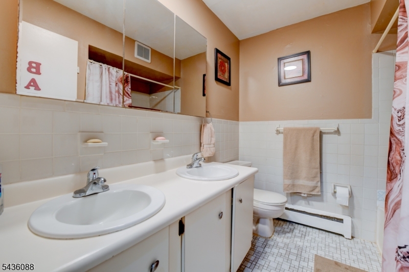 Wyndmoor - Residential