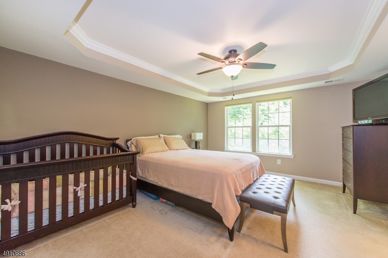 Morris Woods at Farmingdale - Residential