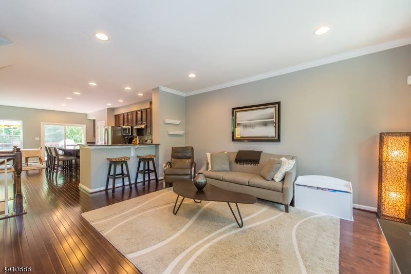Morris Woods at Farmingdale - Residential