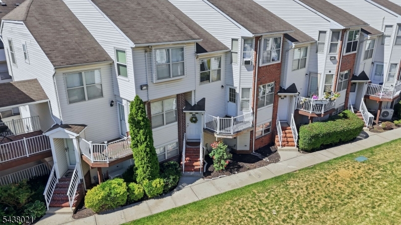 Harbortown Xing - Residential