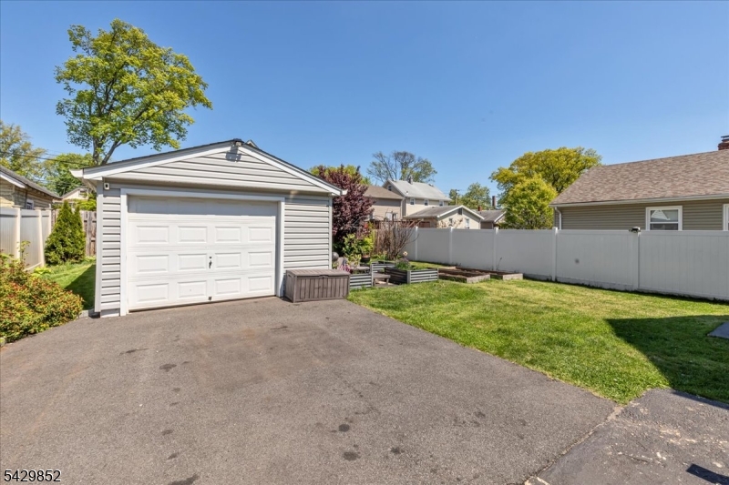Lincoln Park - Residential