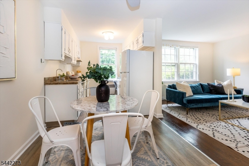 Gateway Manor - Residential
