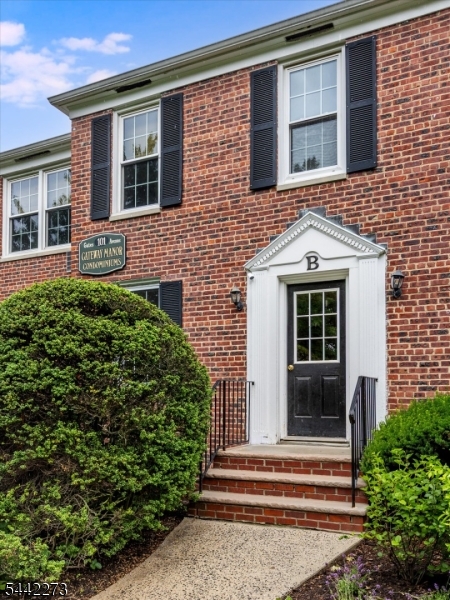 Gateway Manor - Residential