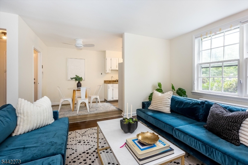 Gateway Manor - Residential