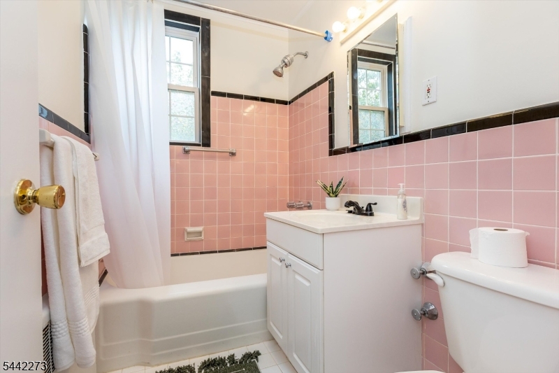 Gateway Manor - Residential