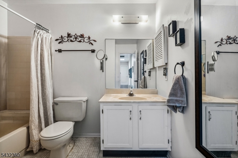 The Pointe Galloping Hill - Residential