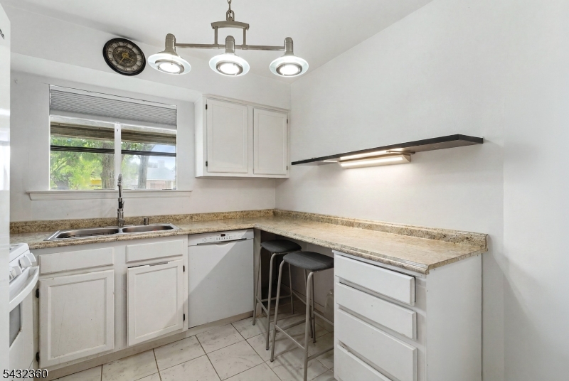 The Pointe Galloping Hill - Residential