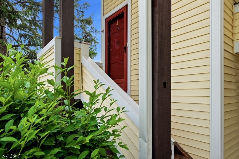 The Pointe Galloping Hill - Residential