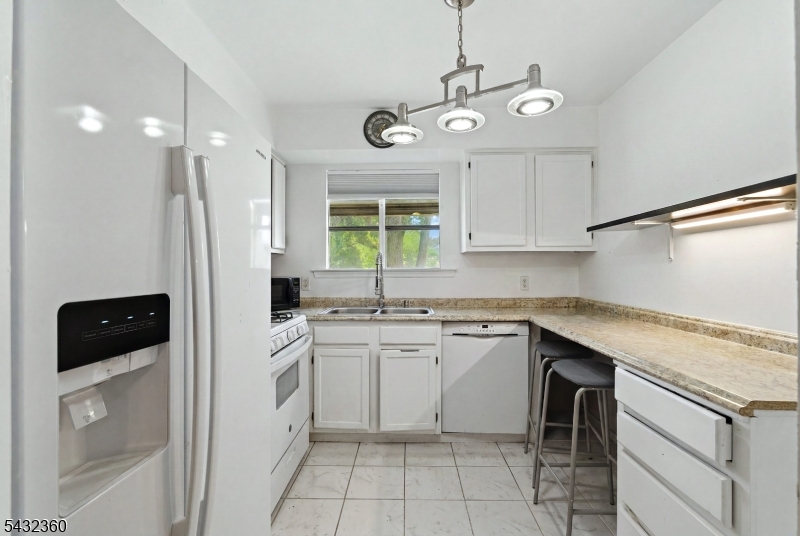 The Pointe Galloping Hill - Residential