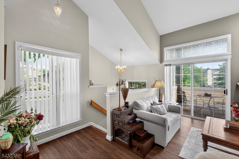 The Pointe Galloping Hill - Residential