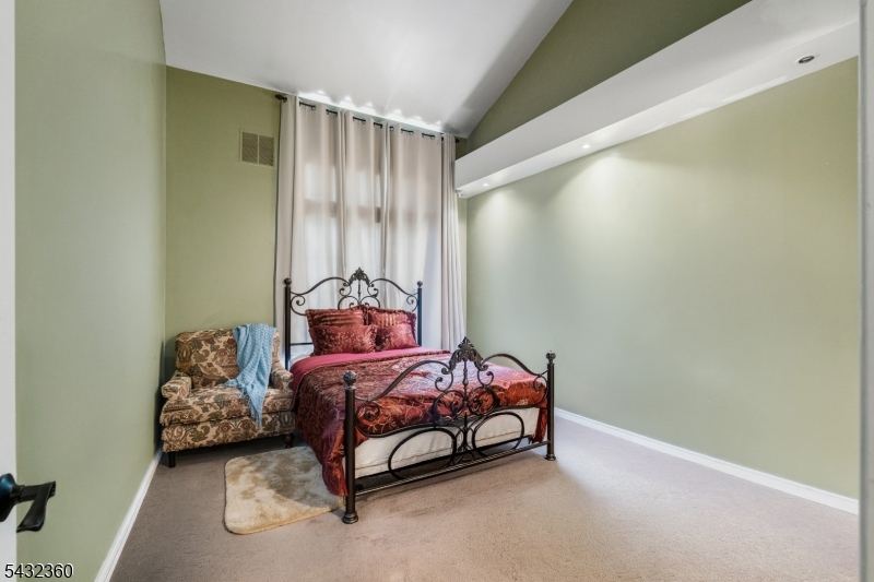 The Pointe Galloping Hill - Residential