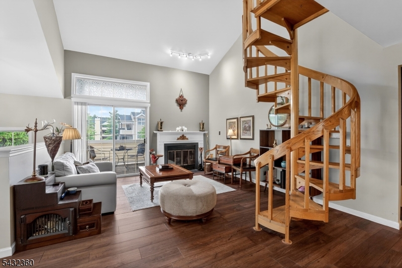 The Pointe Galloping Hill - Residential