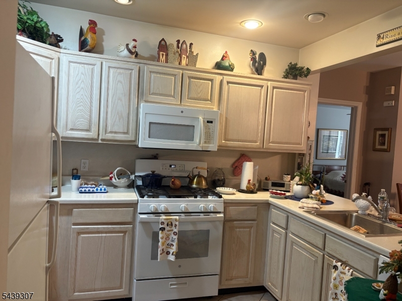 Fox Hills - Residential