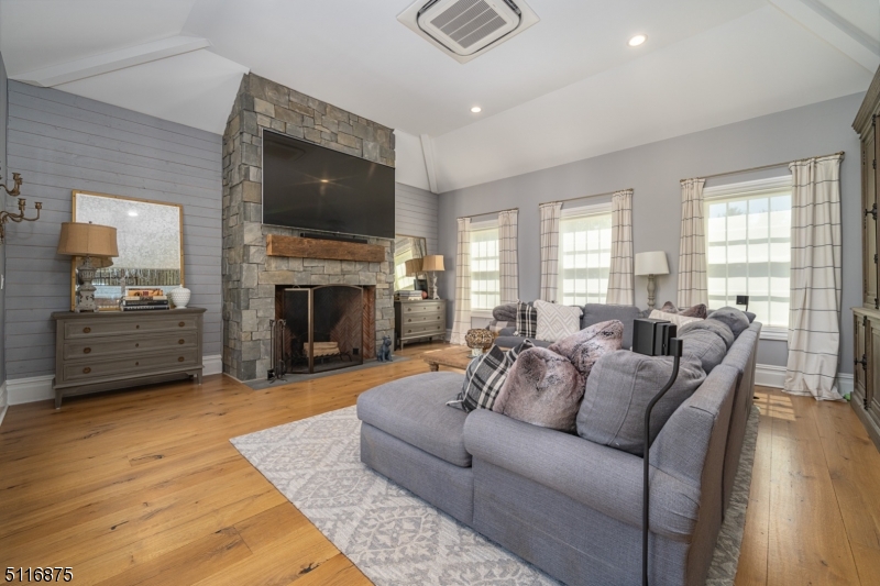 New Vernon - Residential